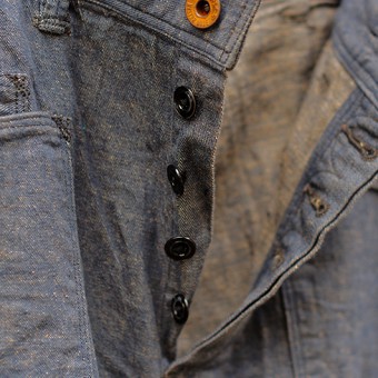 BUCKLE BACK DECK TROUSER