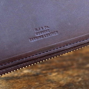 LEATHER ZIP WALLET