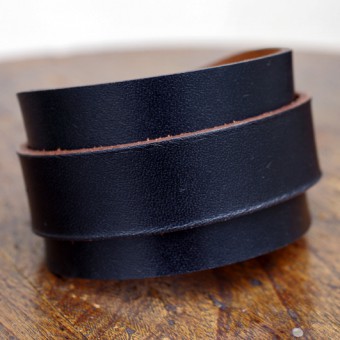 OIL CASE LEATHER WEIGHTLIFTING WRISTBAND 