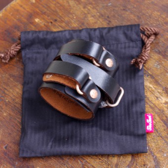 OIL CASE LEATHER WEIGHTLIFTING WRISTBAND 