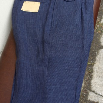 PLEATED SIDE BUCKLE TROUSER