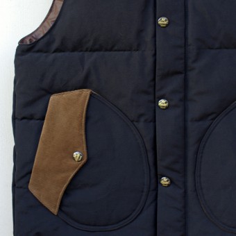 STAND COLLAR DOWN VEST