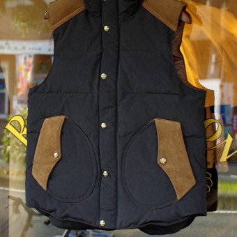 STAND COLLAR DOWN VEST