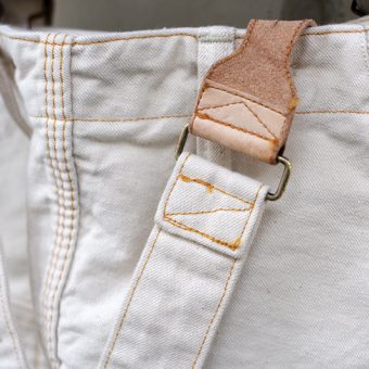 BELTLESS PANTS [ECRU DENIM]